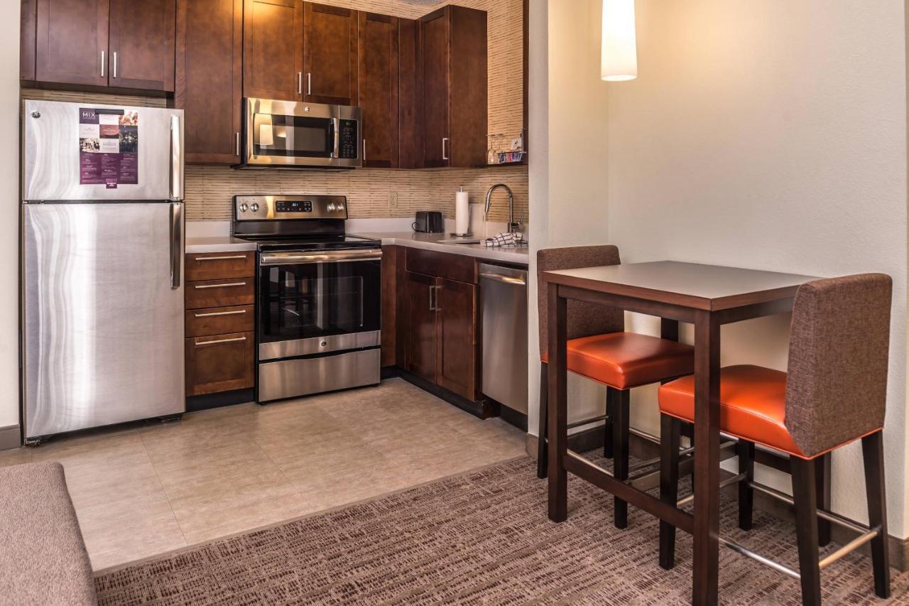 By Marriott St. Louis Westport 3*