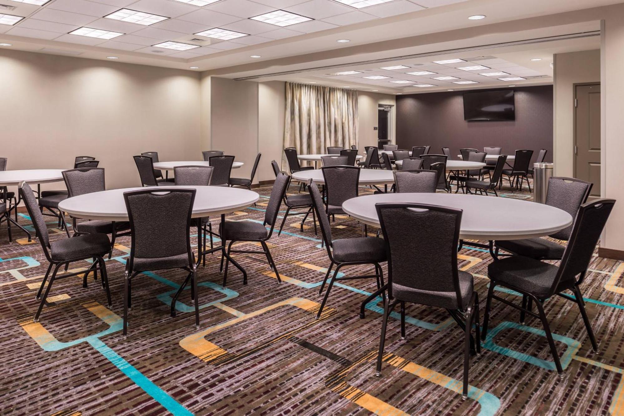 By Marriott St. Louis Westport 3* Maryland Heights