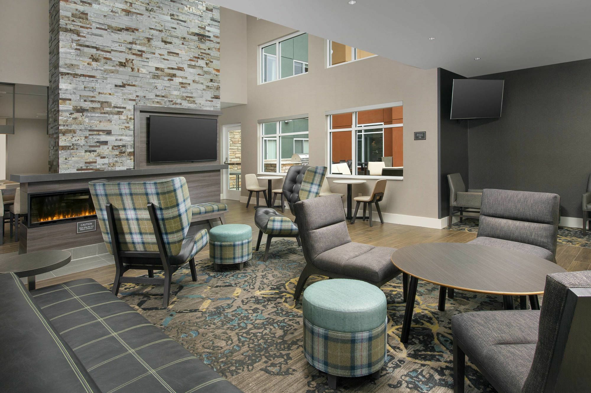 Hotel By Marriott St. Louis Westport 3*