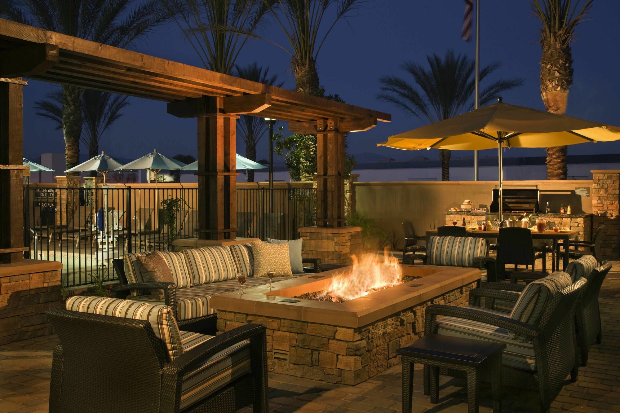By Marriott St. Louis Westport 3*